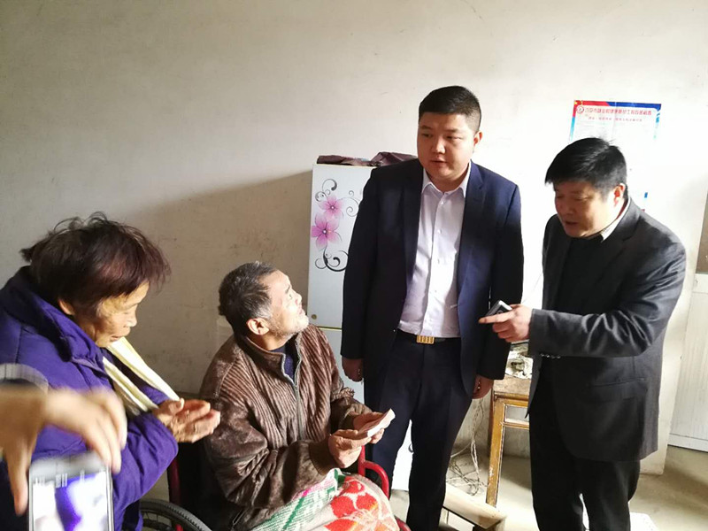 集团执行董事马启兵先生扶贫济困践行善举